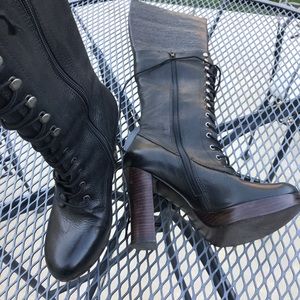 Gorgeous Steve Madden Lace up boots **rare**